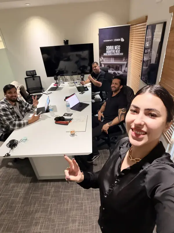 NWX Consorcio team collaboration session in the office